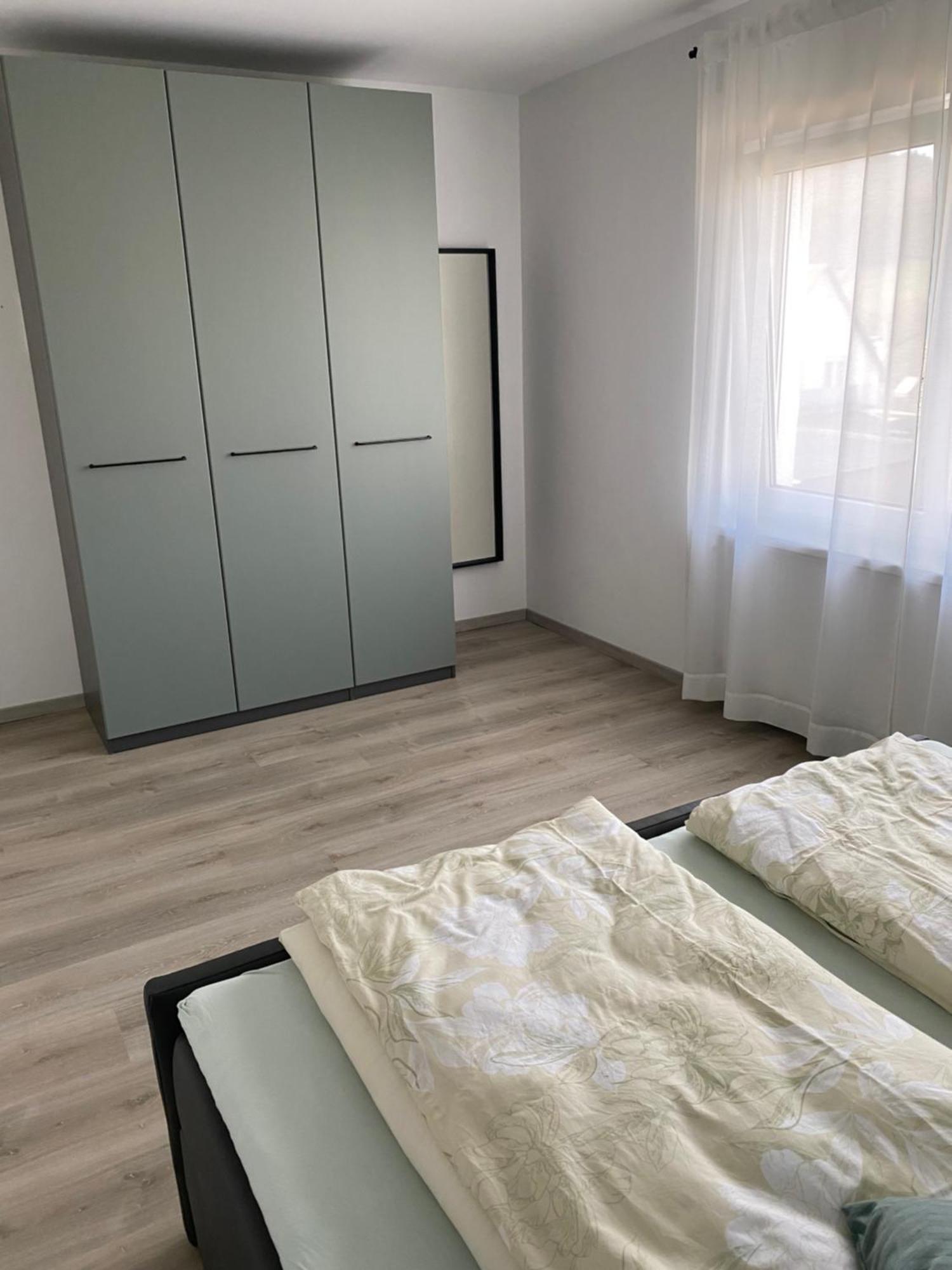 Am Kienbusch - Suedliche Weinstrasse - Erdgeschoss Daire Annweiler am Trifels Dış mekan fotoğraf